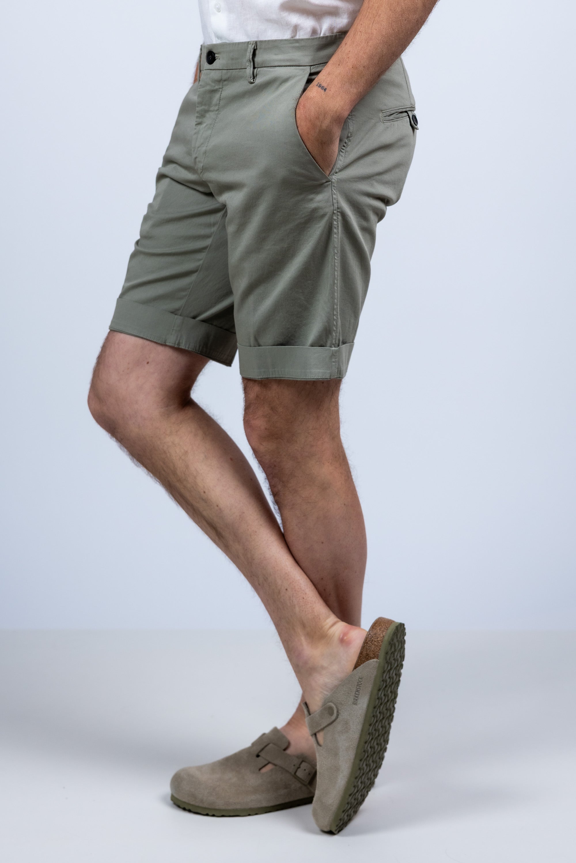 Korte broek met omslag - Olijfgroen
