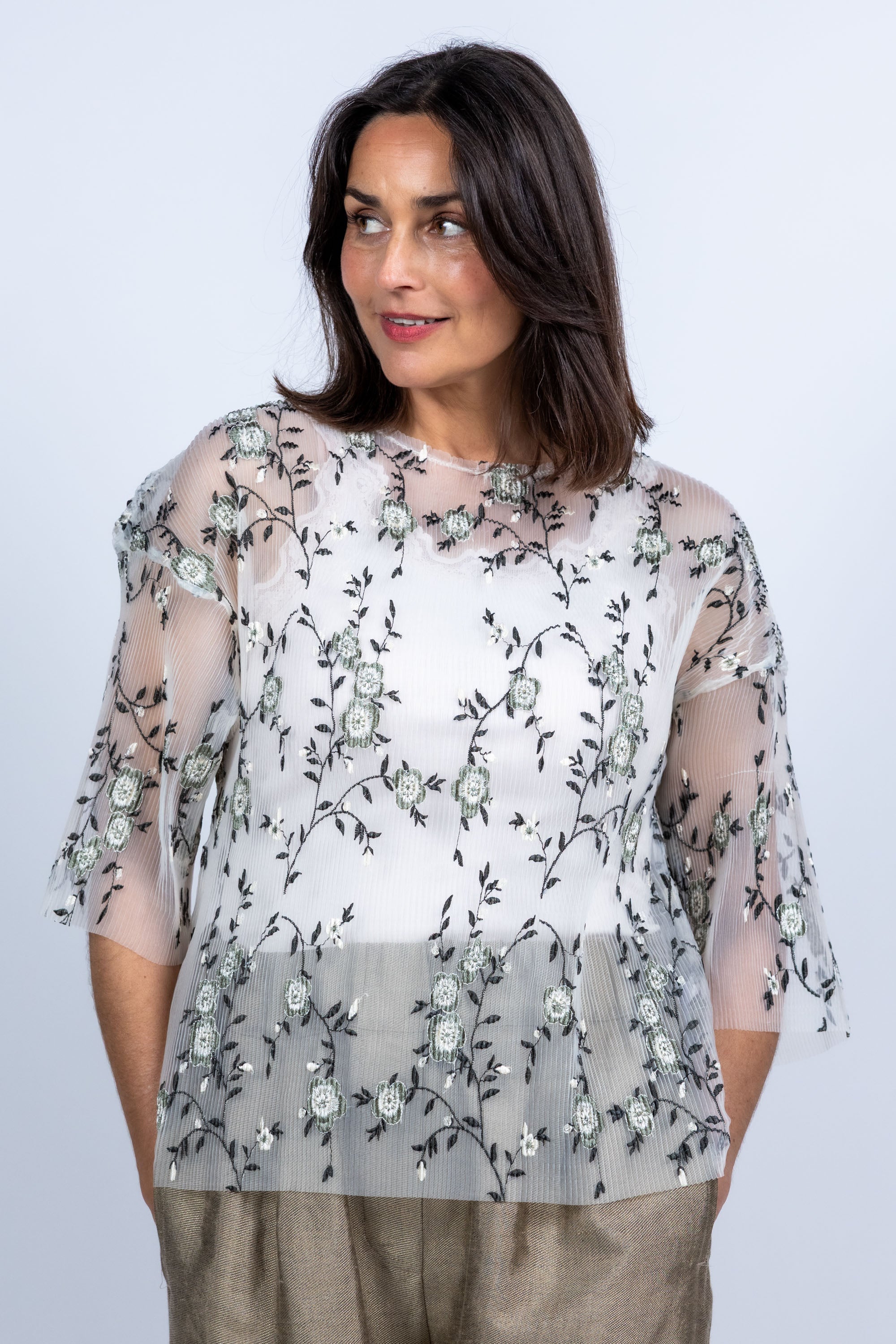 Blouse met borduursel - Ecru