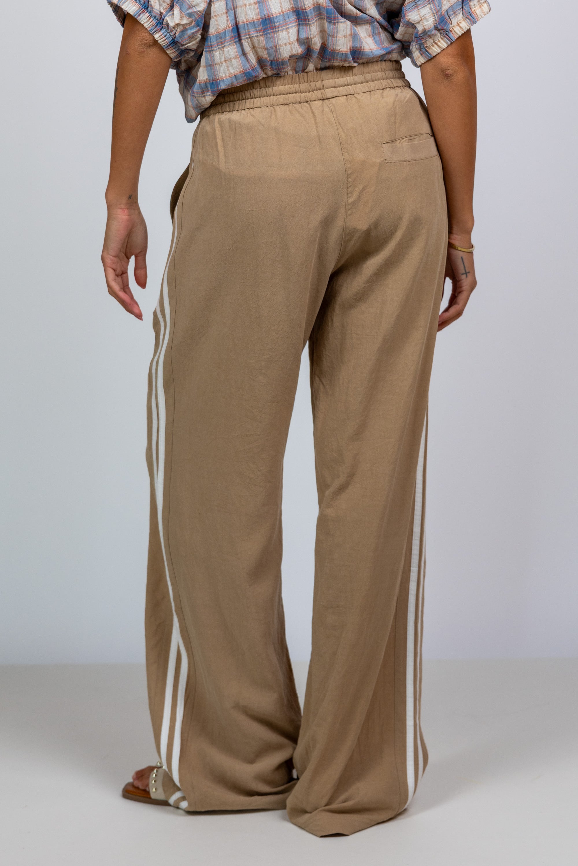 Wijde broek met zijstrepen - Camel