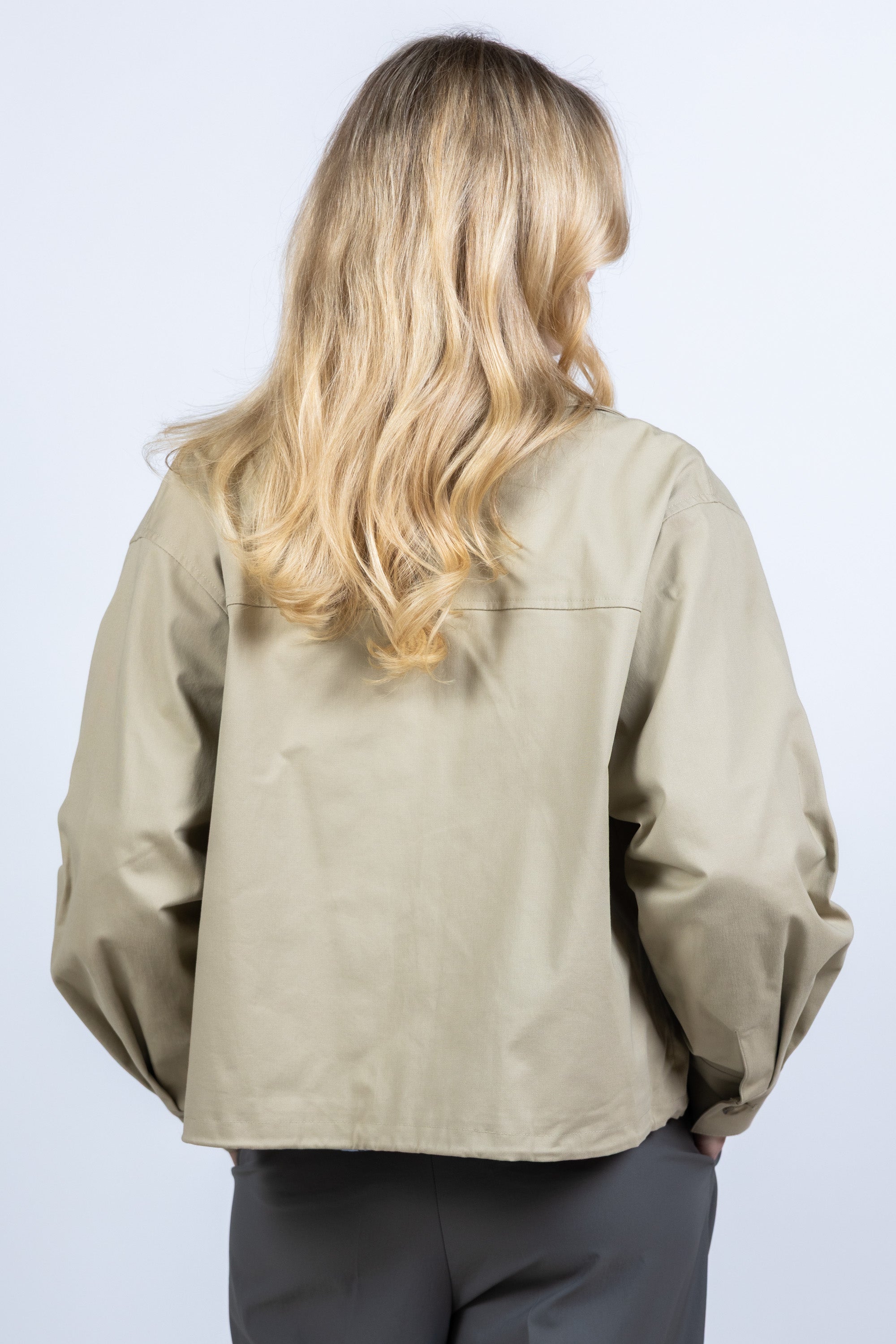 Jasje met knopen - Beige