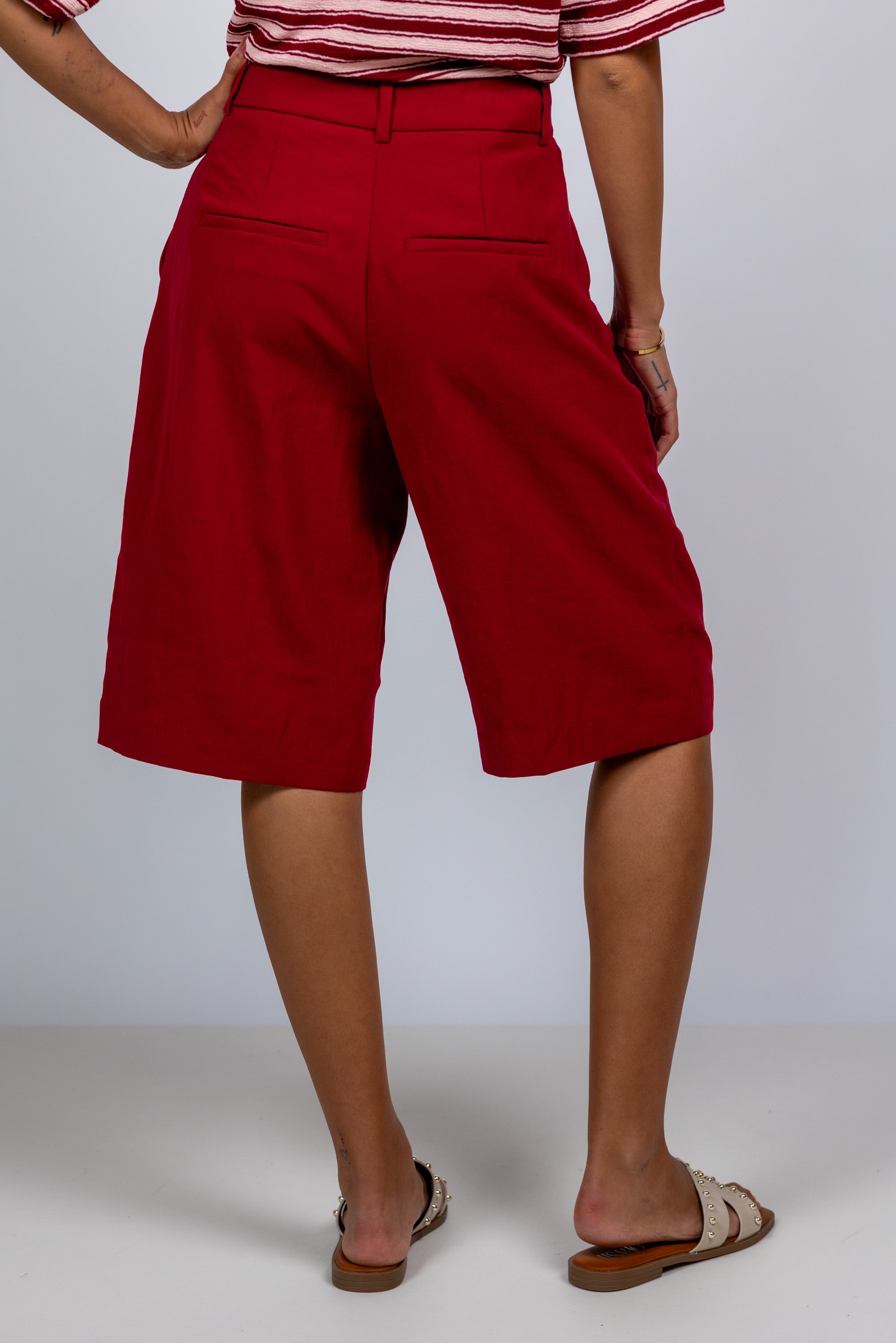Bermuda met plooien - Donkerbordeaux
