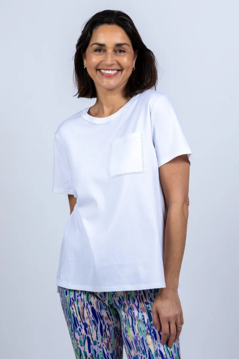 MARCCAIN COLLECTIE MARCCAIN COLLECTIE AC.48.27 J15 T-shirt met zak - Wit