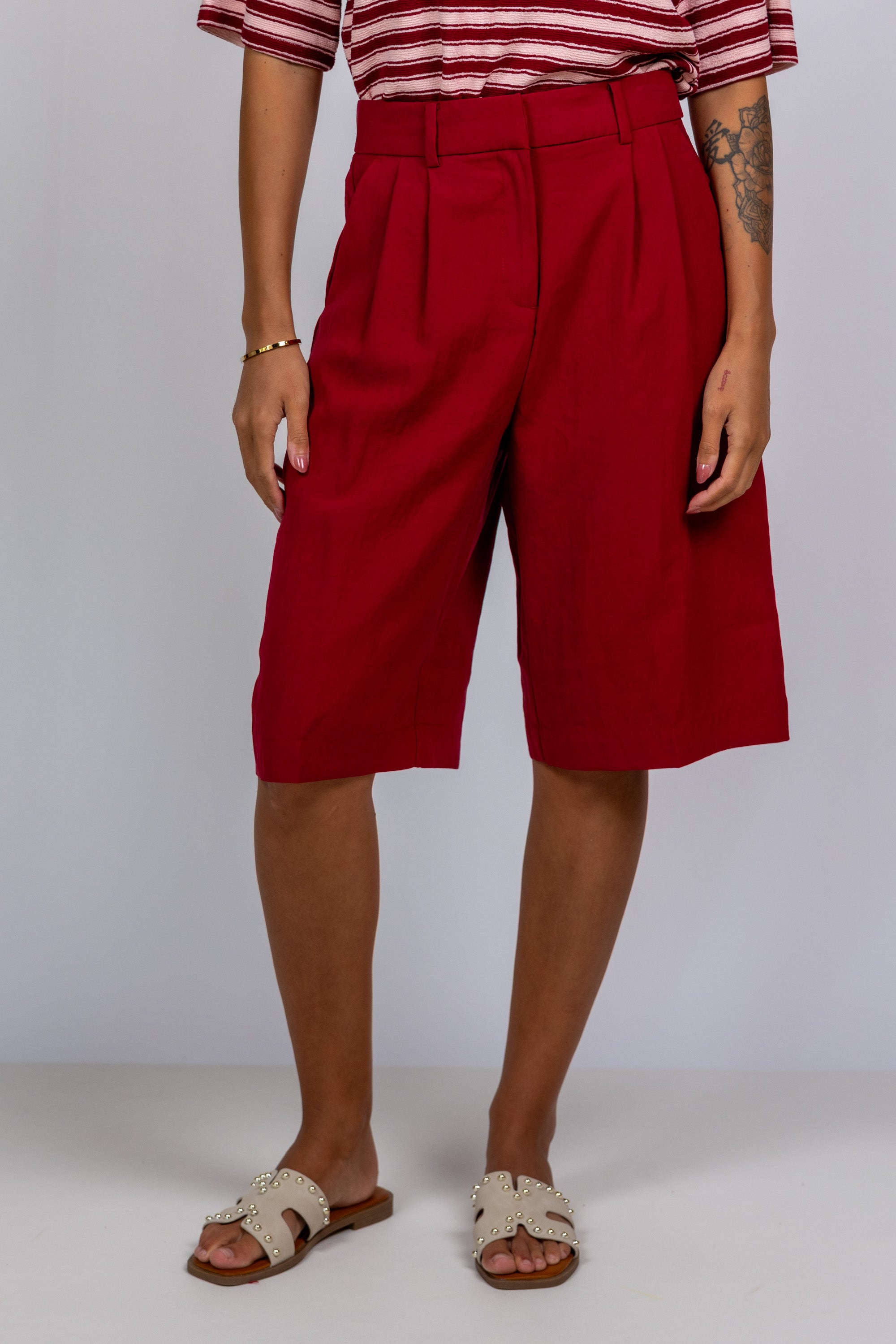 Bermuda met plooien - Donkerbordeaux
