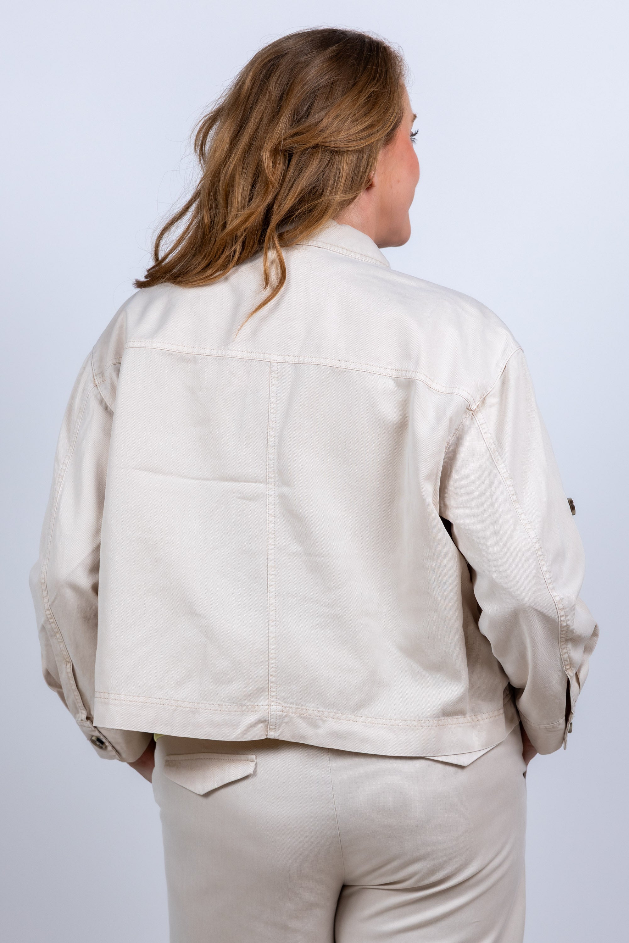 Jasje met knopen - Beige