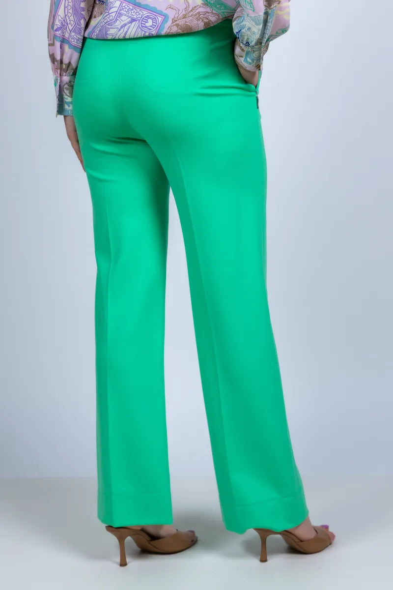 MARCCAIN COLLECTIE MARCCAIN COLLECTIE AC.81.21 J42 MARCCAIN COLLECTIE AC.81.21 J42 Broek met rechte pijpen - Appelgroen