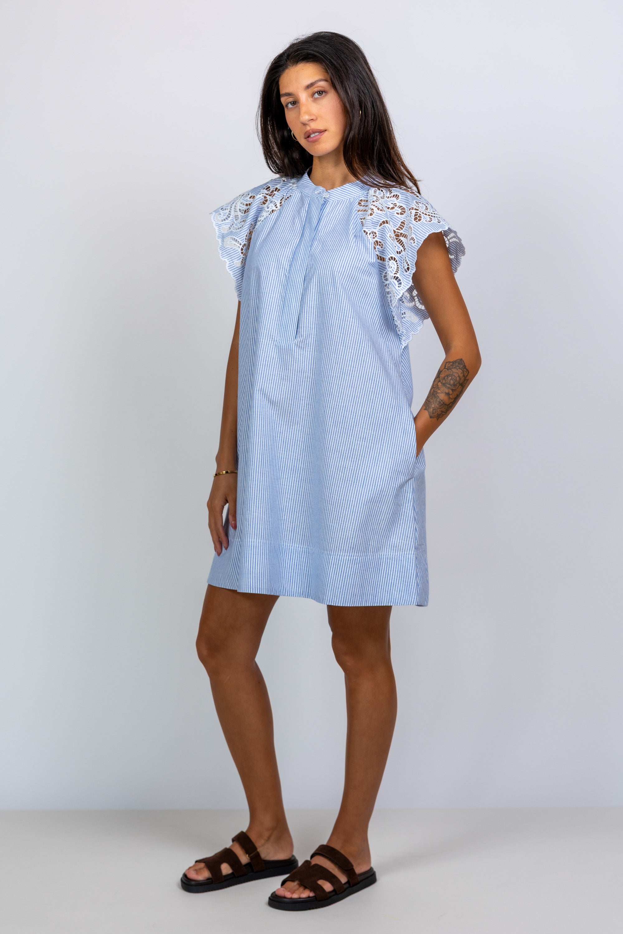 Jurk met kanten mouwen - Bleu