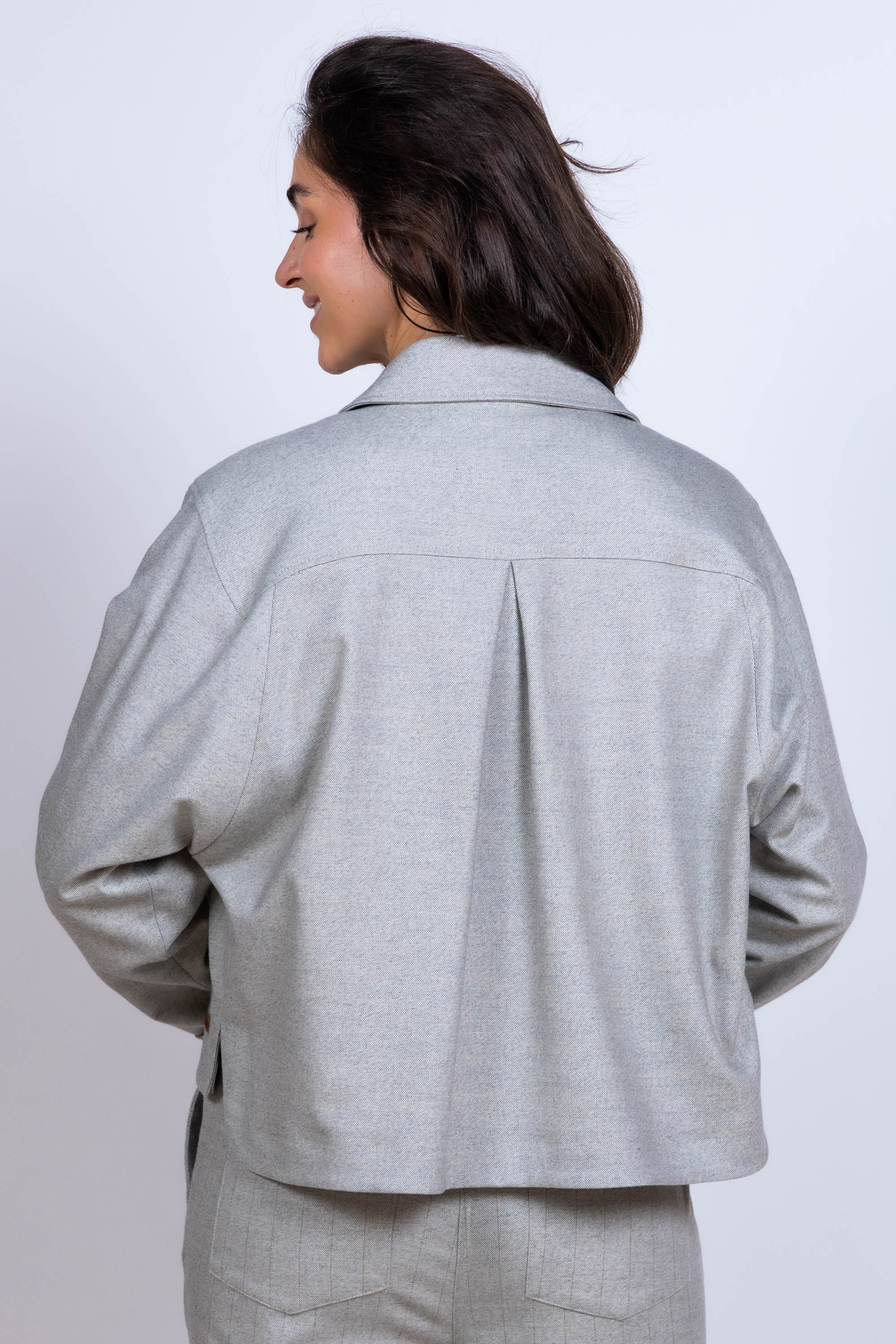 Jasje met knopen - Lichtgrijs