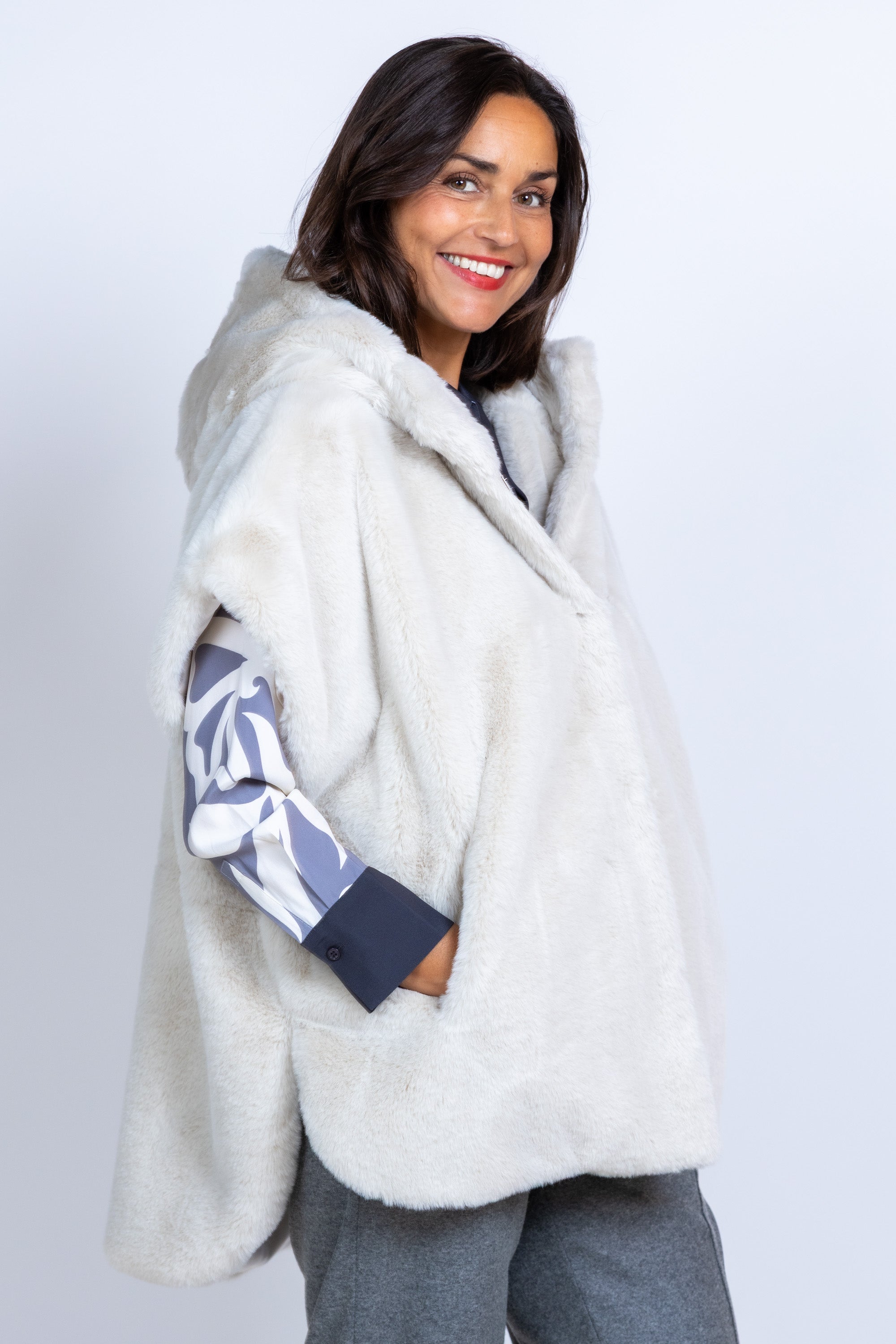 Jasje van imitatiebont - Wit