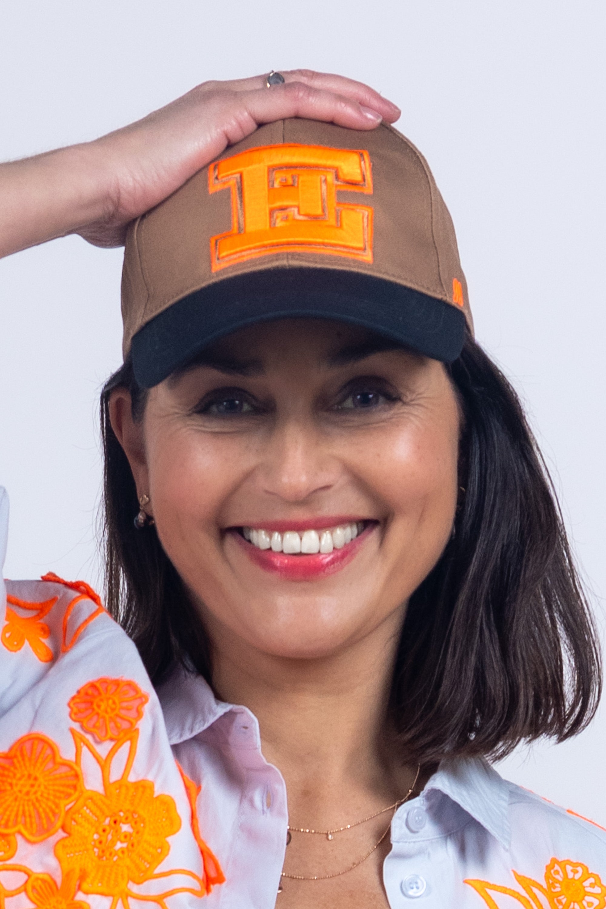 Pet met logo - Cognac