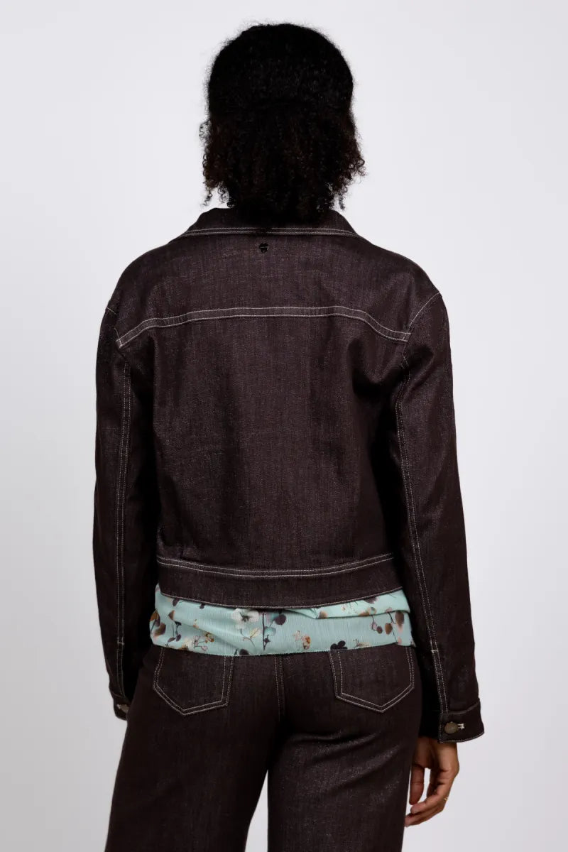 MARCCAIN COLLECTIE MARCCAIN COLLECTIE BC.31.09 D09 MARCCAIN COLLECTIE BC.31.09 D09 Bruin jeans jasje - Bruin