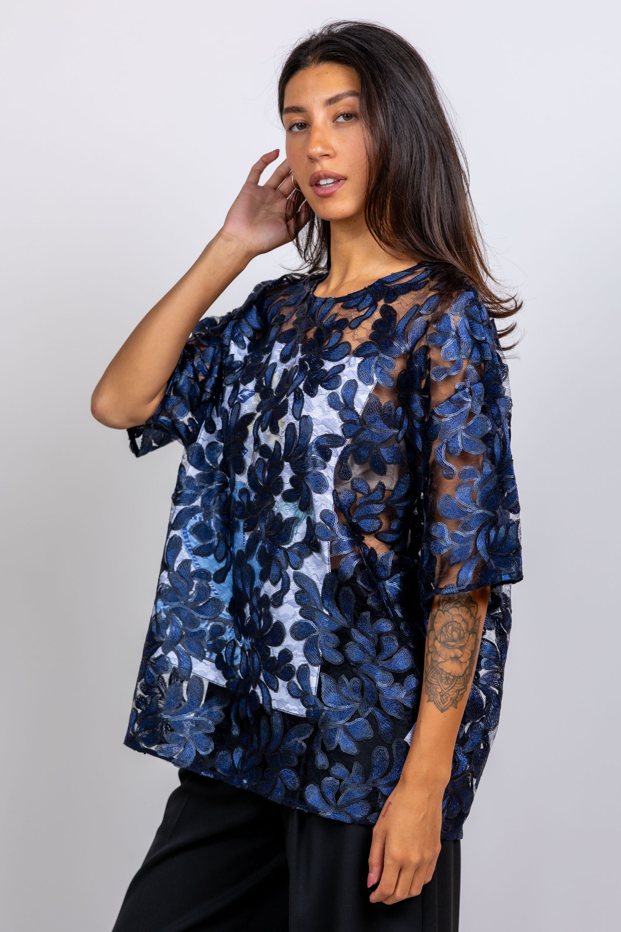 Top met bloemen - Marine