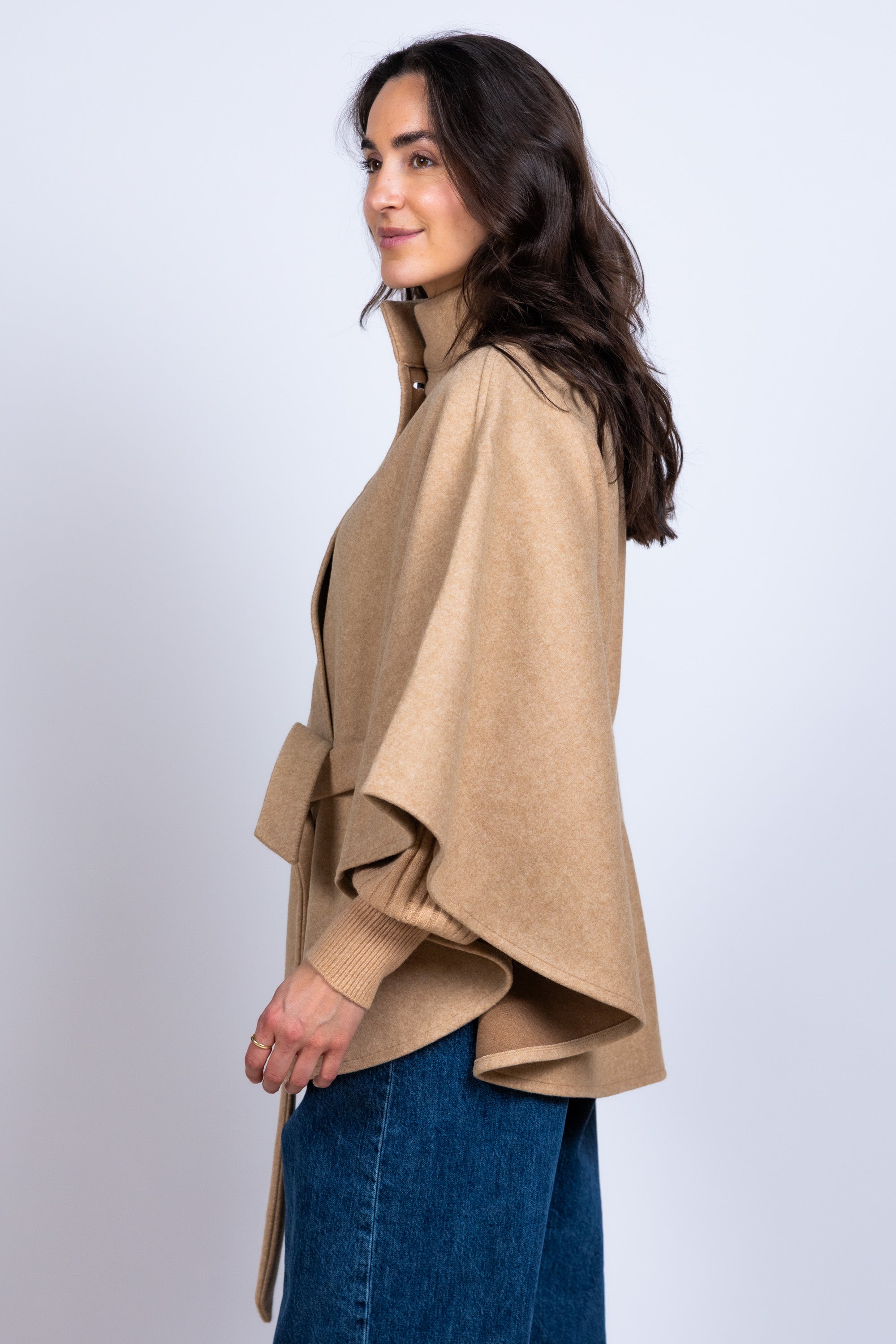 Jasje met ceintuur - Camel