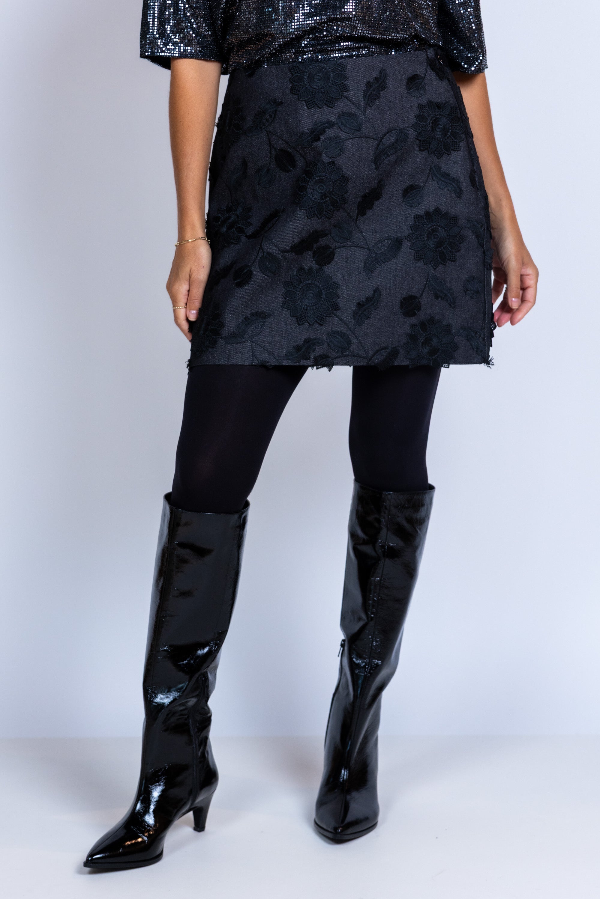 Rok met bloemen - Black denim