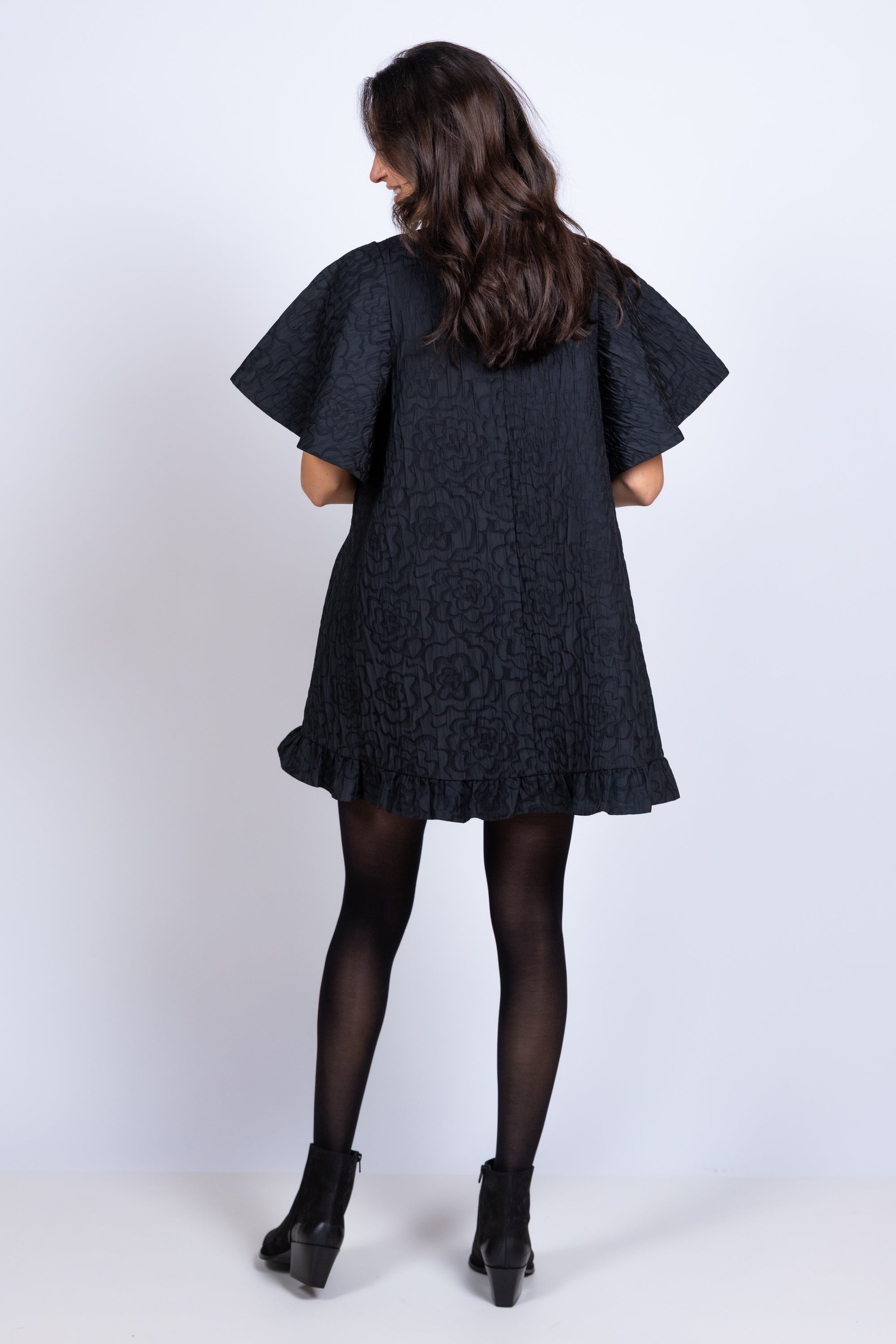 Jurk met bloemdetail - Zwart