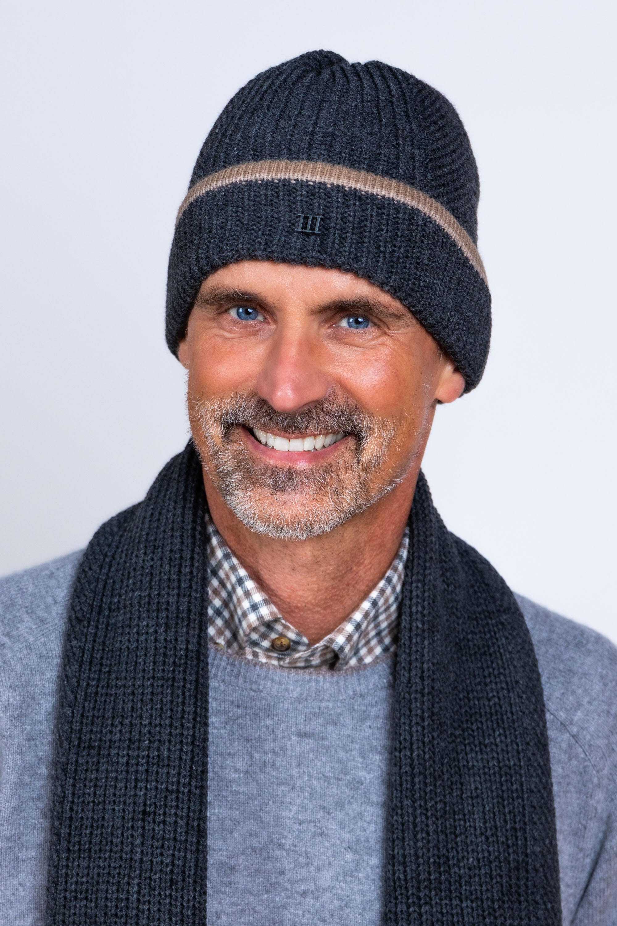 Gebreide muts met streep - Donkergrijs