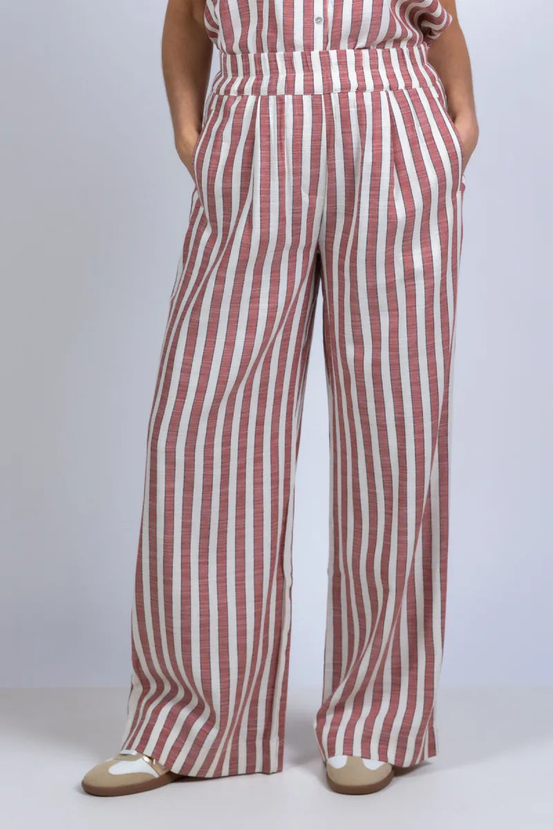 BY-BAR BY-BAR BENJI WIDE STRIPE Wijde broek met strepen - Steenrood
