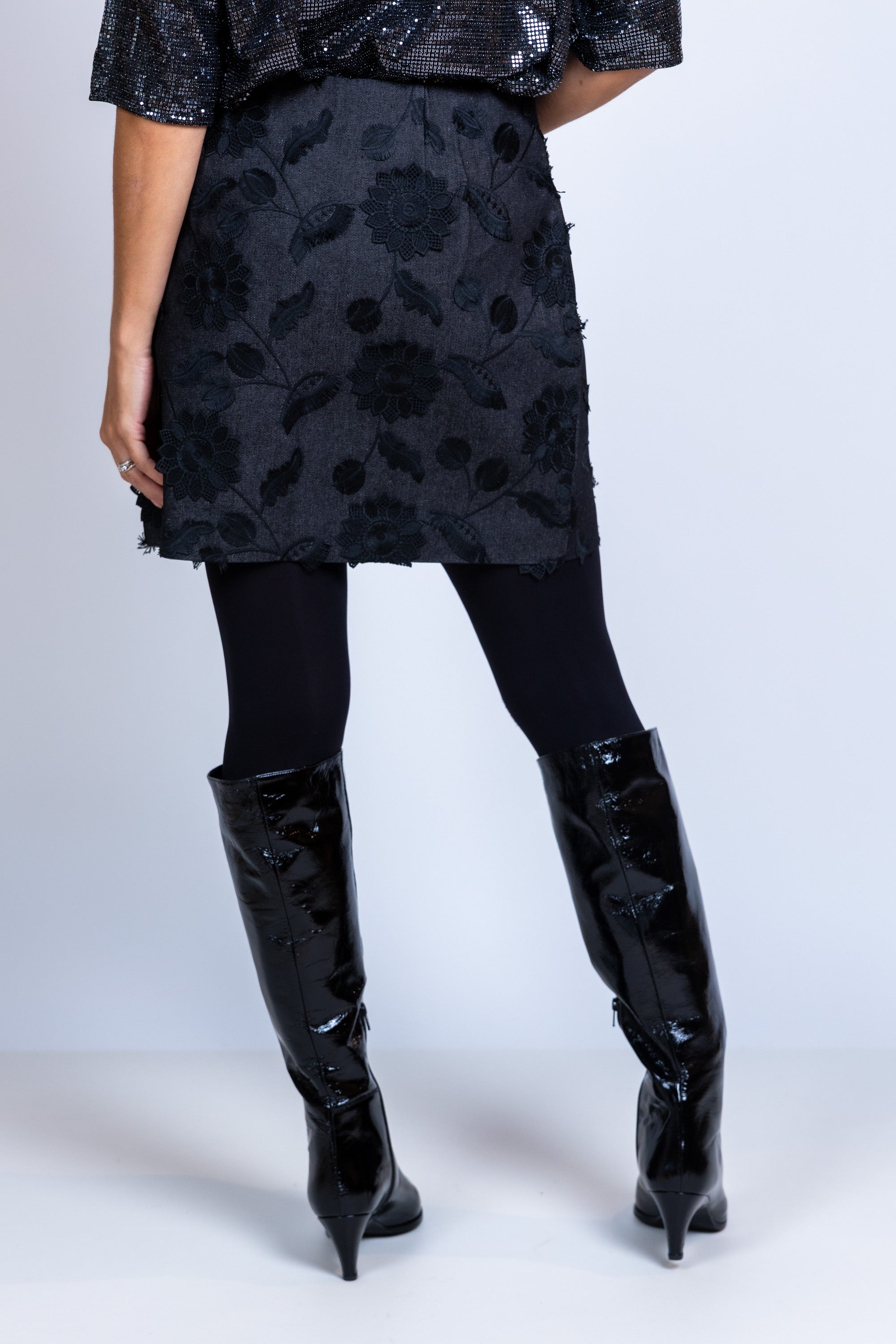 Rok met bloemen - Black denim