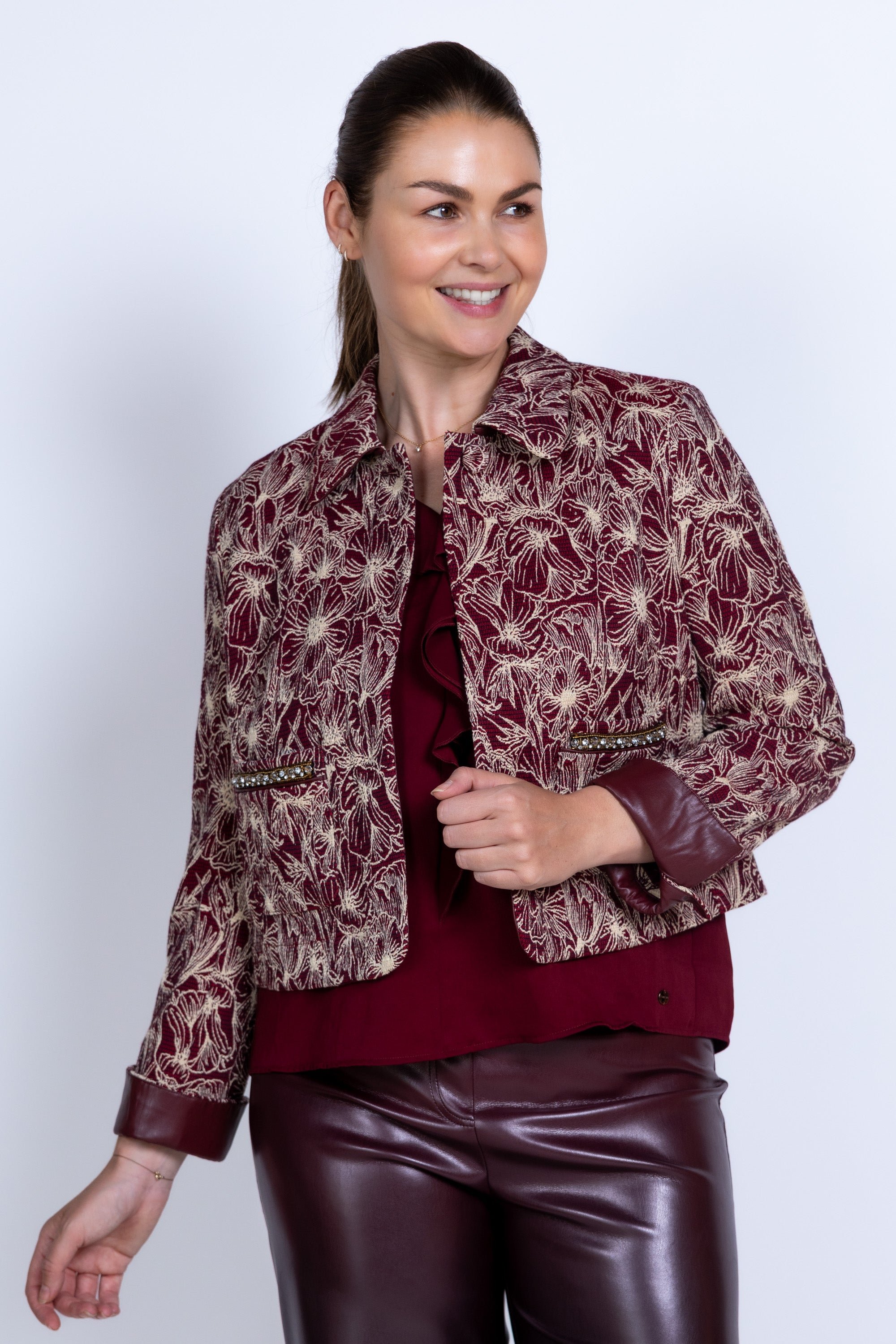 Jasje met bloemenprint - Donkerbordeaux