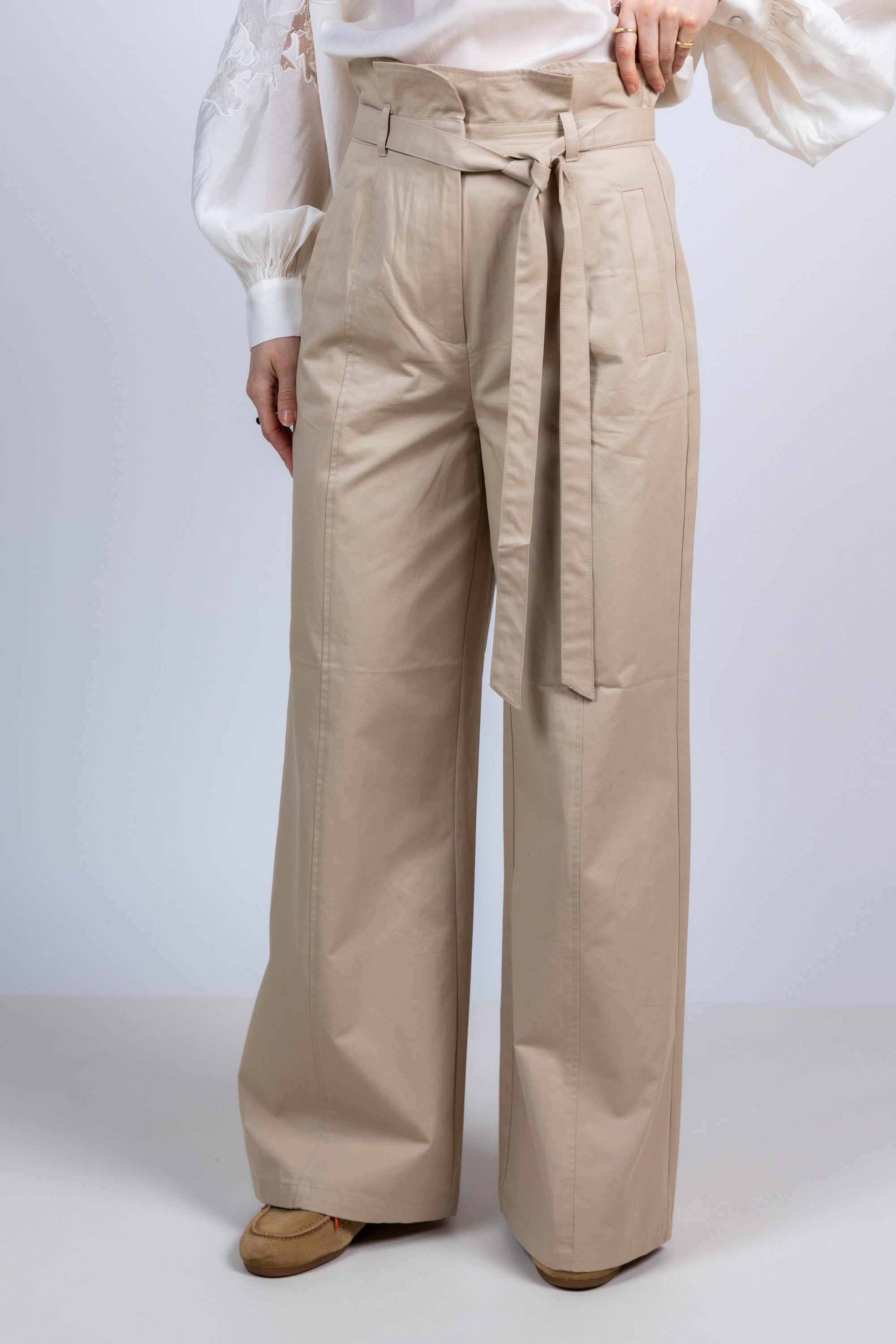 Wijde broek met ceintuur - Kit