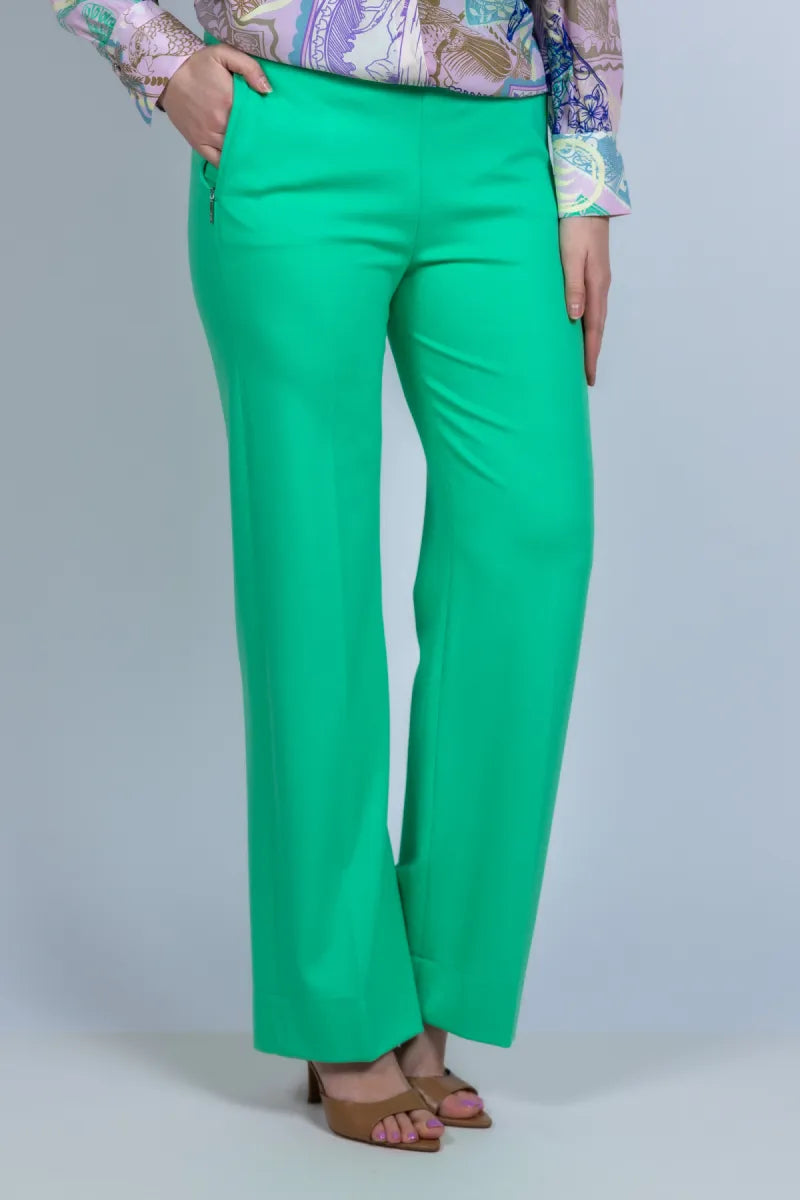 MARCCAIN COLLECTIE MARCCAIN COLLECTIE AC.81.21 J42 MARCCAIN COLLECTIE AC.81.21 J42 Broek met rechte pijpen - Appelgroen