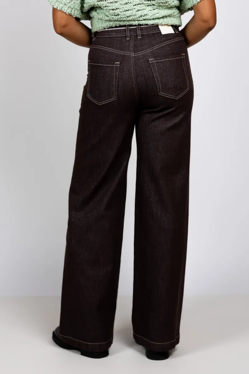 MARCCAIN COLLECTIE MARCCAIN COLLECTIE BC.82.25 D09 Bruine jeans - Bruin