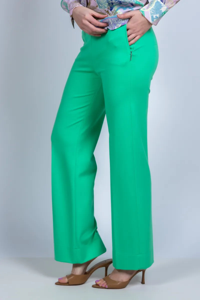 MARCCAIN COLLECTIE MARCCAIN COLLECTIE AC.81.21 J42 MARCCAIN COLLECTIE AC.81.21 J42 Broek met rechte pijpen - Appelgroen