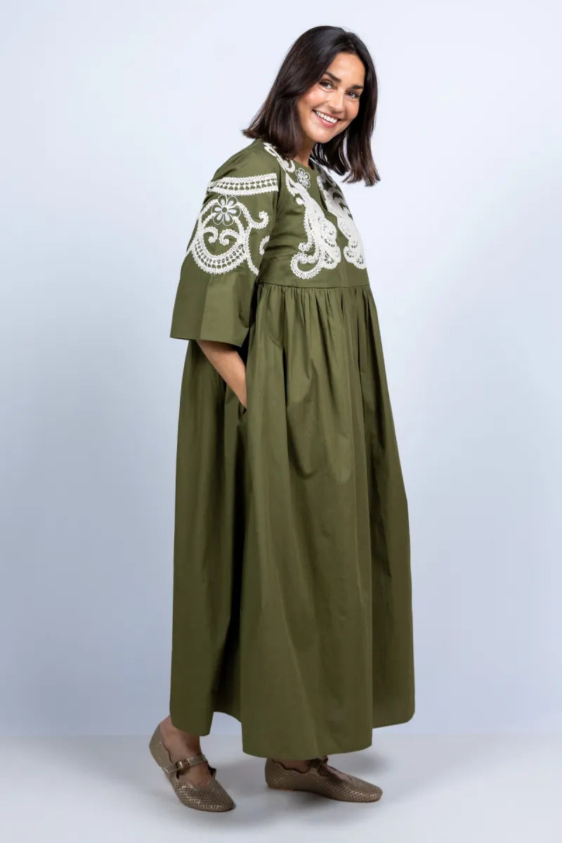 WEEKEND BY MAX MARA WEEKEND BY MAX MARA TILDE WEEKEND BY MAX MARA TILDE Jurk met borduursel - Olijfgroen