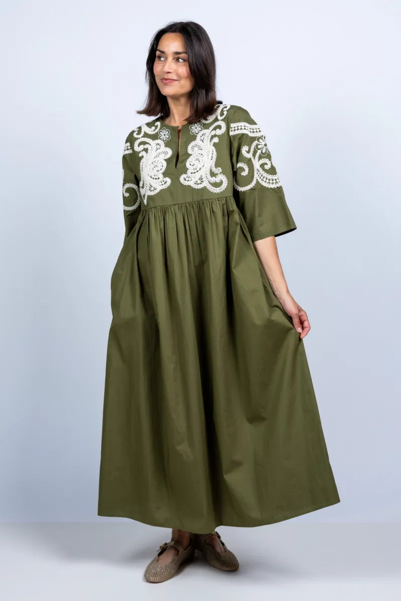 WEEKEND BY MAX MARA WEEKEND BY MAX MARA TILDE WEEKEND BY MAX MARA TILDE Jurk met borduursel - Olijfgroen