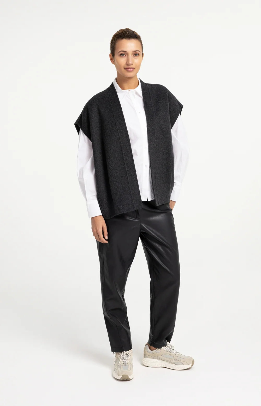 YAYA YAYA 01-309289-609 nearly black