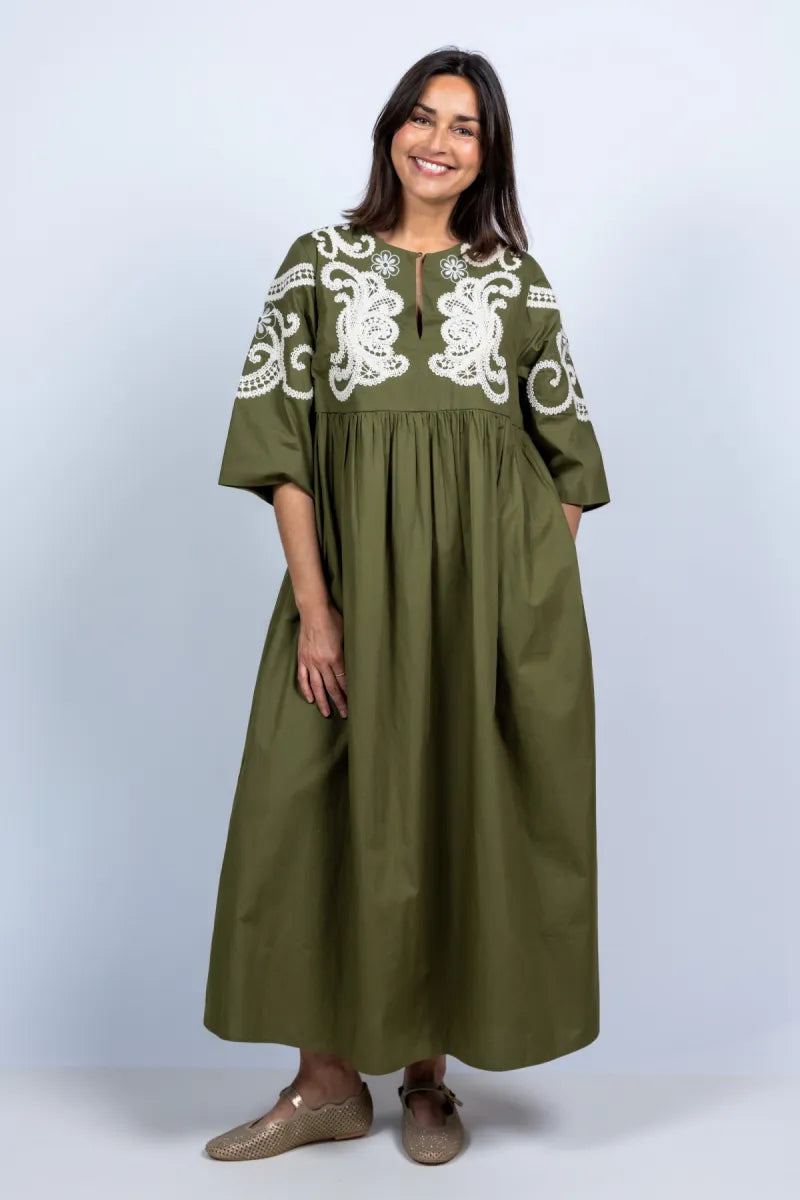 WEEKEND BY MAX MARA WEEKEND BY MAX MARA TILDE WEEKEND BY MAX MARA TILDE Jurk met borduursel - Olijfgroen